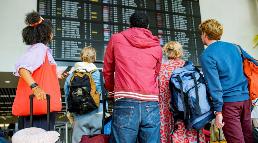 Brussels Airport terminal reizigers vertrekbord