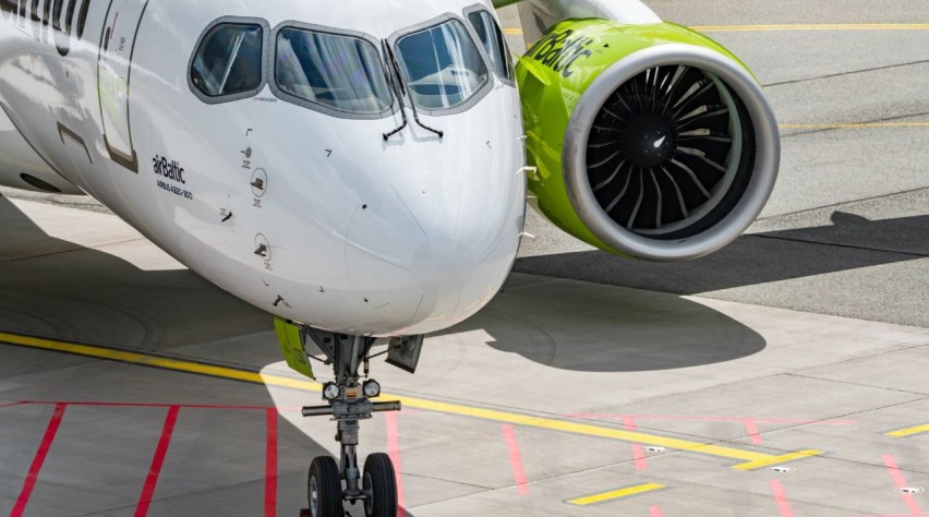 AirBaltic A220