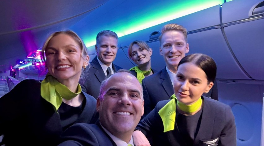 AirBaltic crew