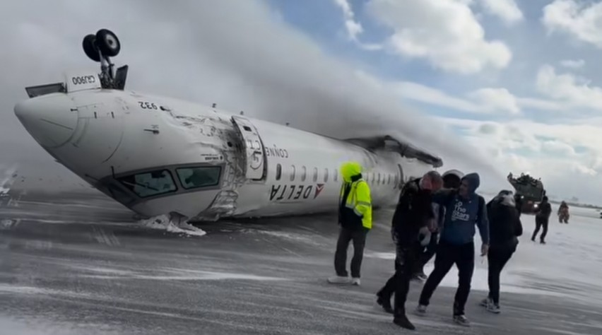 Delta CRJ Crash Toronto