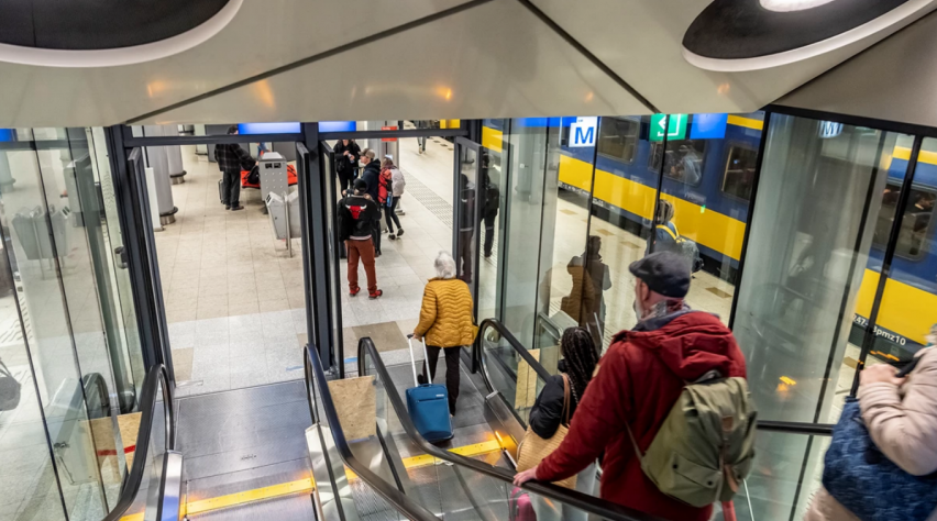 Foto (c) ProRail Station Schiphol